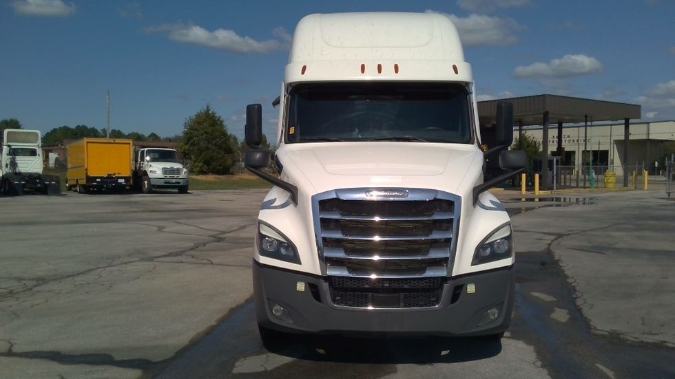Sleeper Tractor-Heavy Duty Tractors-Freightliner-2022-T12664ST-Columbia-TN-449,787\n\t\tmiles-$ 78,500 - Image 2