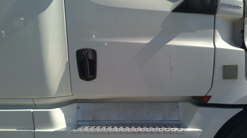 Sleeper Tractor-Heavy Duty Tractors-Freightliner-2022-T12664ST-Columbia-TN-449,787\n\t\tmiles-$ 78,500 - Image 25