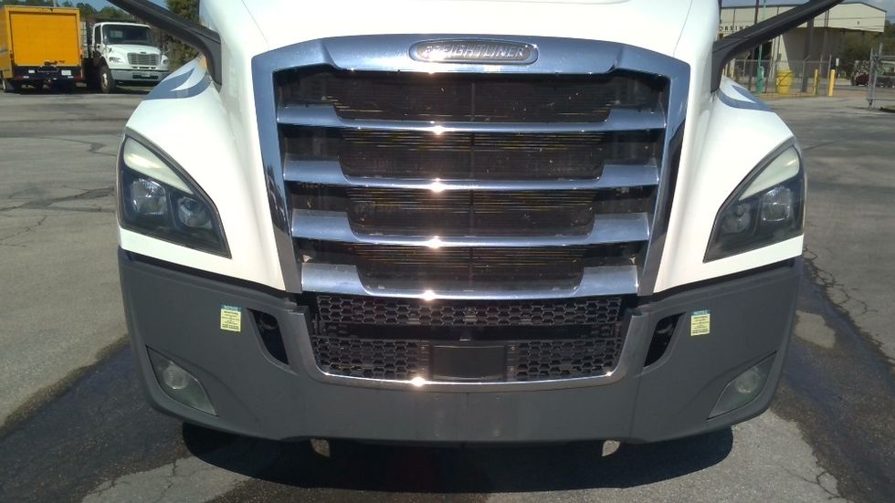 Sleeper Tractor-Heavy Duty Tractors-Freightliner-2022-T12664ST-Columbia-TN-449,787\n\t\tmiles-$ 78,500 - Image 26