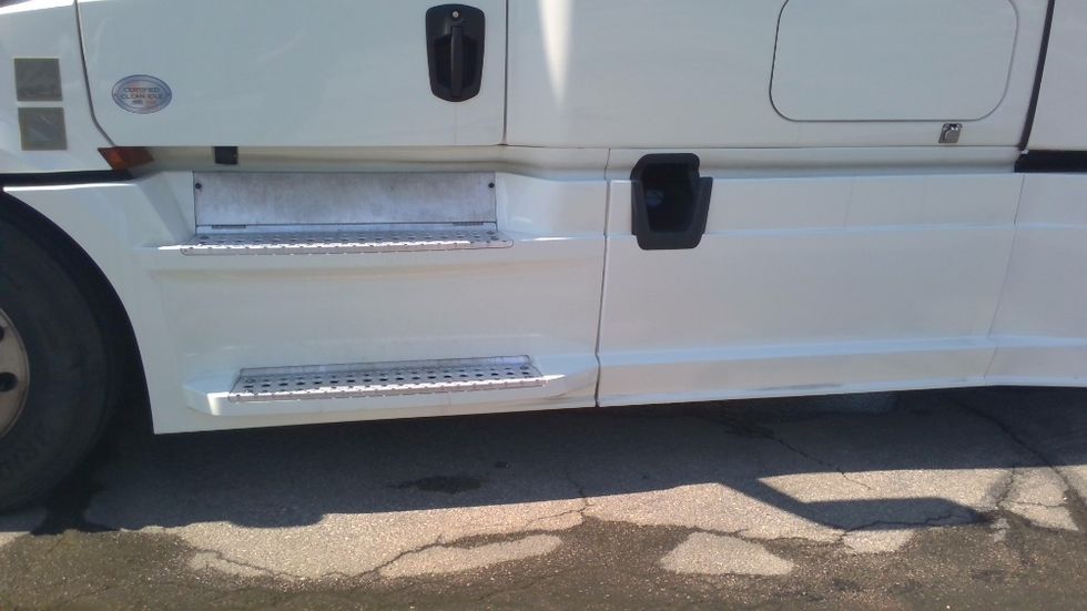 Sleeper Tractor-Heavy Duty Tractors-Freightliner-2022-T12664ST-Columbia-TN-449,787\n\t\tmiles-$ 78,500 - Image 27