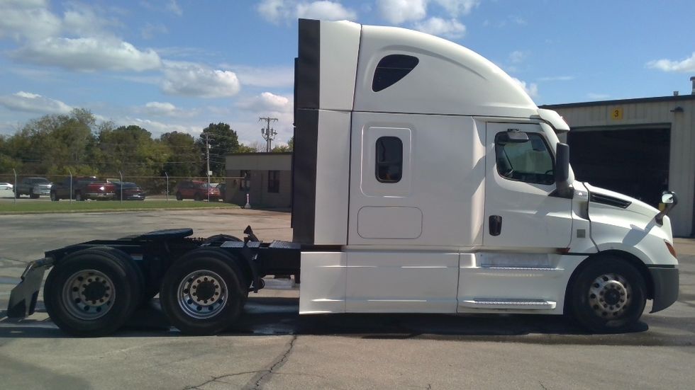 Sleeper Tractor-Heavy Duty Tractors-Freightliner-2022-T12664ST-Columbia-TN-449,787\n\t\tmiles-$ 78,500 - Image 8