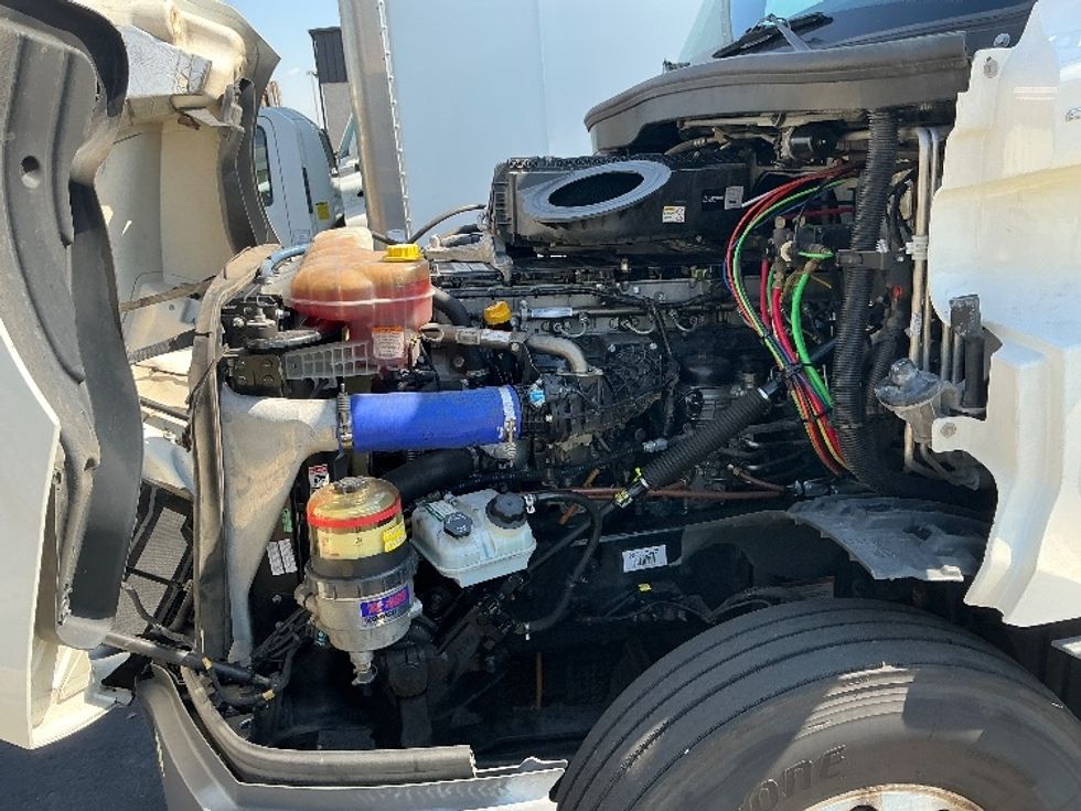 Sleeper Tractor-Heavy Duty Tractors-Freightliner-2022-T12664ST-Columbus-OH-378,511\n\t\tmiles-$ 80,250 - Image 21