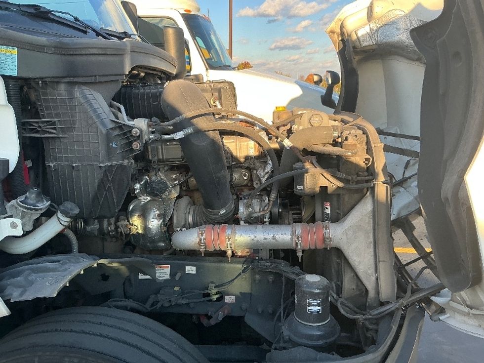 Sleeper Tractor-Heavy Duty Tractors-Freightliner-2022-T12664ST-Columbus-OH-550,125\n\t\tmiles-$ 63,000 - Image 20