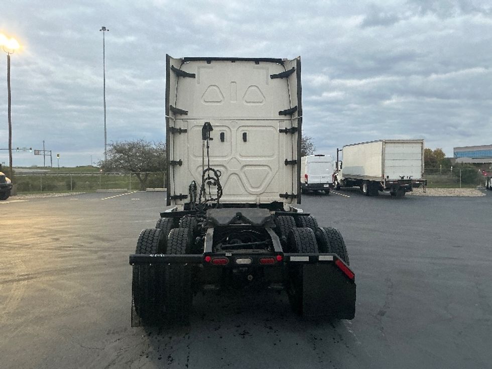 Sleeper Tractor-Heavy Duty Tractors-Freightliner-2022-T12664ST-Columbus-OH-550,125\n\t\tmiles-$ 63,000 - Image 6