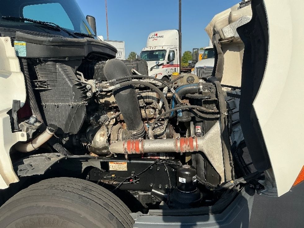 Sleeper Tractor-Heavy Duty Tractors-Freightliner-2022-T12664ST-Columbus-OH-588,479\n\t\tmiles-$ 60,250 - Image 20