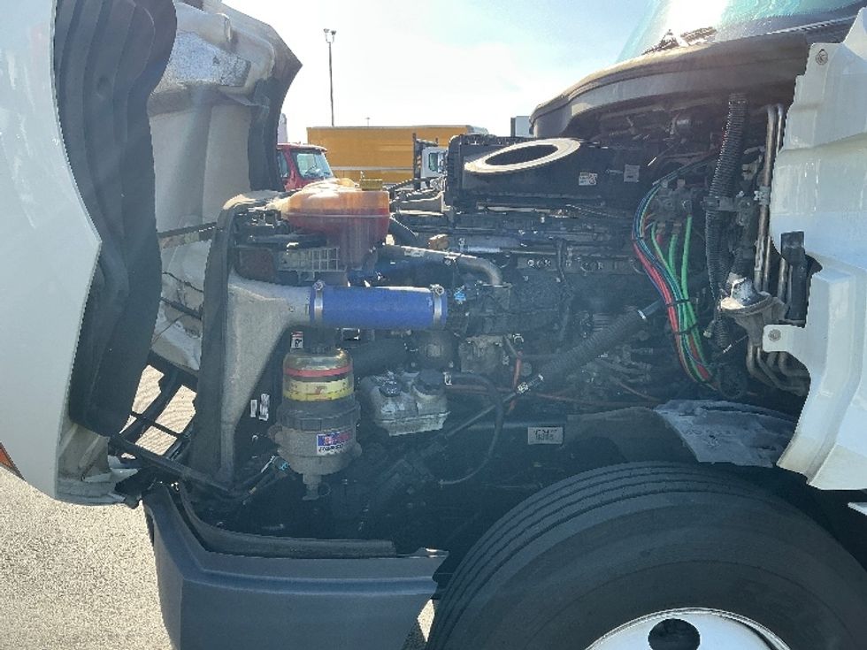 Sleeper Tractor-Heavy Duty Tractors-Freightliner-2022-T12664ST-Columbus-OH-588,479\n\t\tmiles-$ 60,250 - Image 21