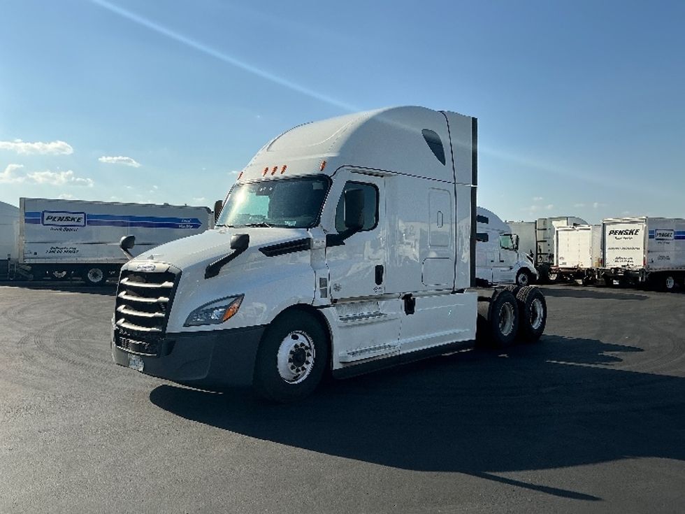 Sleeper Tractor-Heavy Duty Tractors-Freightliner-2022-T12664ST-Columbus-OH-588,479\n\t\tmiles-$ 60,250 - Image 3