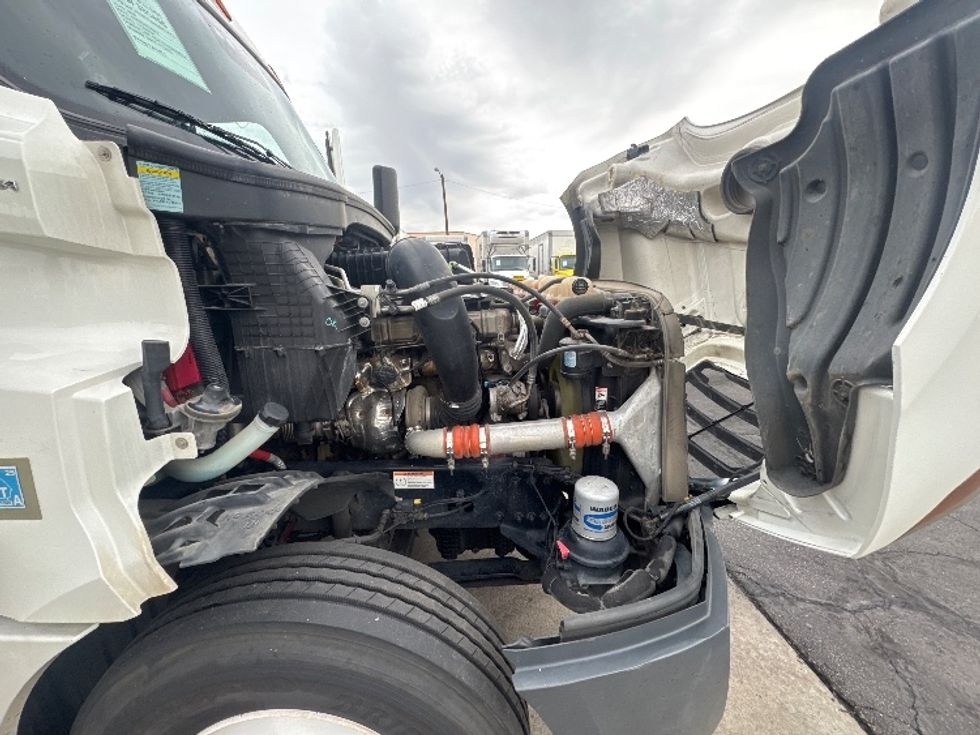 Sleeper Tractor-Heavy Duty Tractors-Freightliner-2022-T12664ST-Concord-CA-512,398\n\t\tmiles-$ 74,500 - Image 20