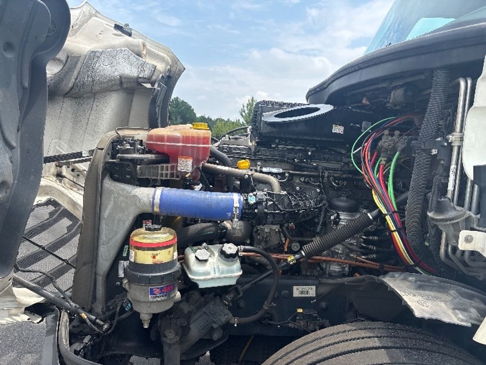 Sleeper Tractor-Heavy Duty Tractors-Freightliner-2022-T12664ST-Concord-NC-311,010\n\t\tmiles-$ 89,250 - Image 21