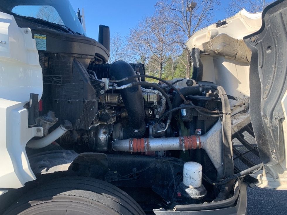 Sleeper Tractor-Heavy Duty Tractors-Freightliner-2022-T12664ST-Concord-NC-487,314\n\t\tmiles-$ 68,000 - Image 20