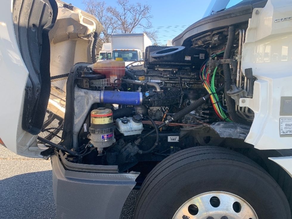 Sleeper Tractor-Heavy Duty Tractors-Freightliner-2022-T12664ST-Concord-NC-487,314\n\t\tmiles-$ 68,000 - Image 21