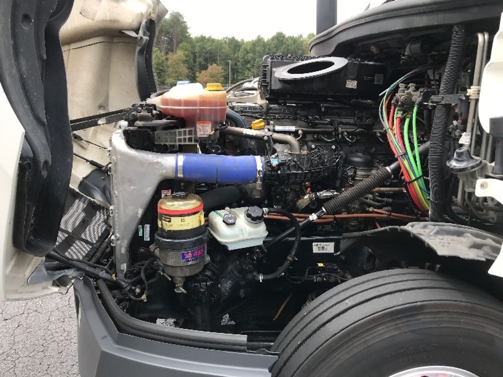 Sleeper Tractor-Heavy Duty Tractors-Freightliner-2022-T12664ST-Conover-NC-470,278\n\t\tmiles-$ 71,750 - Image 21