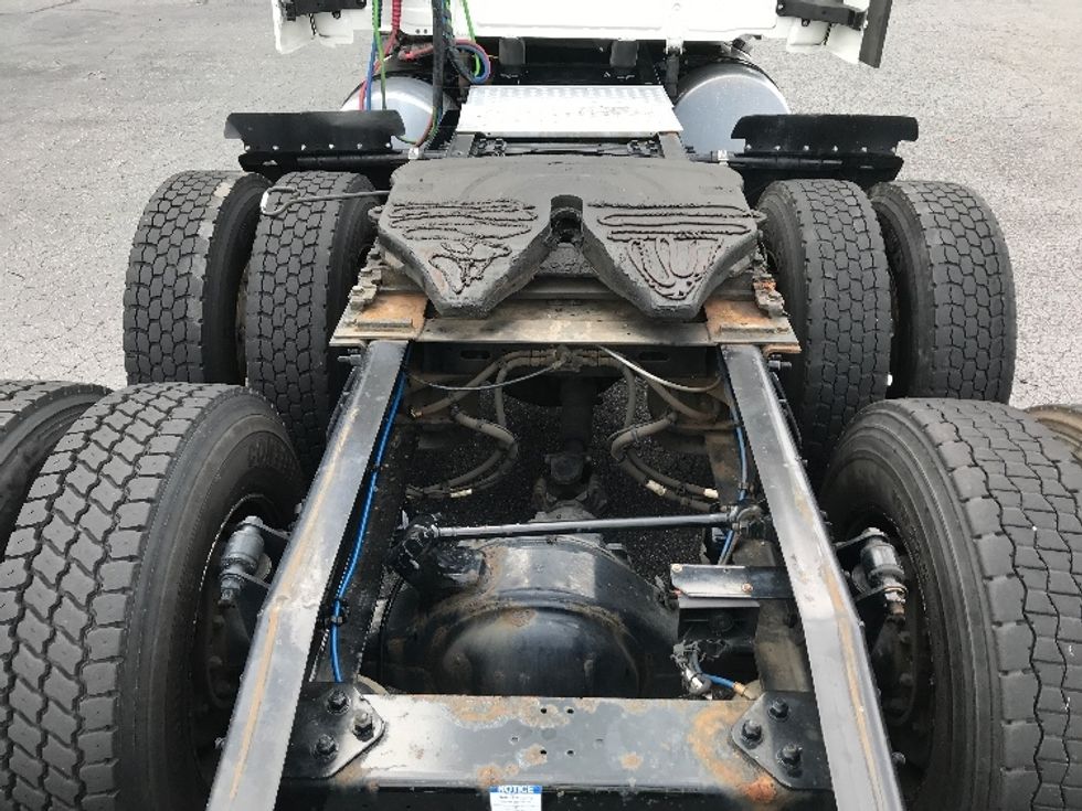 Sleeper Tractor-Heavy Duty Tractors-Freightliner-2022-T12664ST-Conover-NC-470,278\n\t\tmiles-$ 71,750 - Image 6