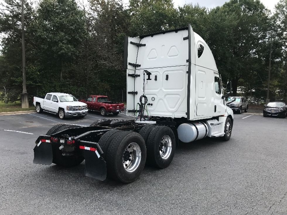Sleeper Tractor-Heavy Duty Tractors-Freightliner-2022-T12664ST-Conover-NC-470,278\n\t\tmiles-$ 71,750 - Image 7