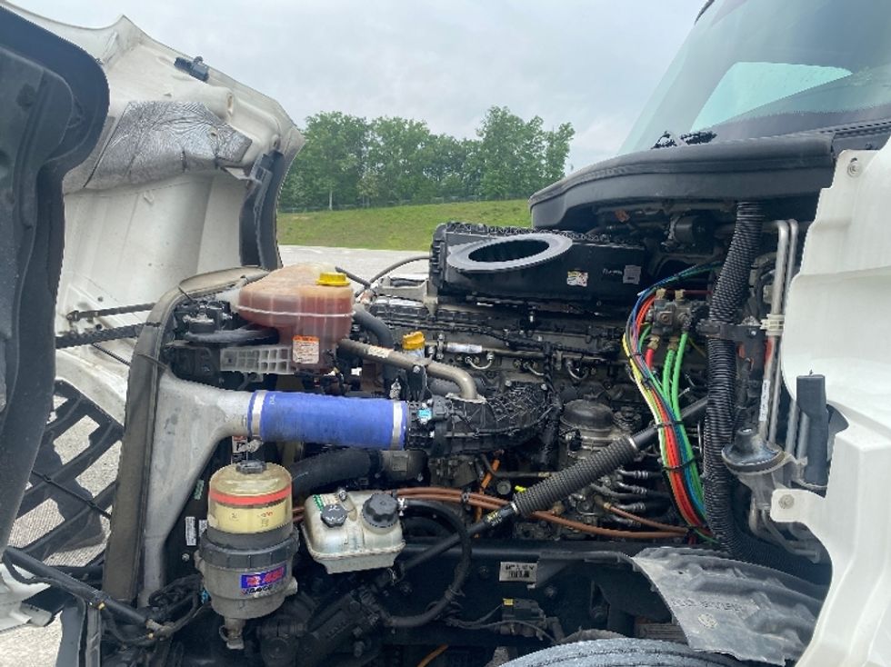 Sleeper Tractor-Heavy Duty Tractors-Freightliner-2022-T12664ST-Corbin-KY-429,558\n\t\tmiles-$ 77,500 - Image 17