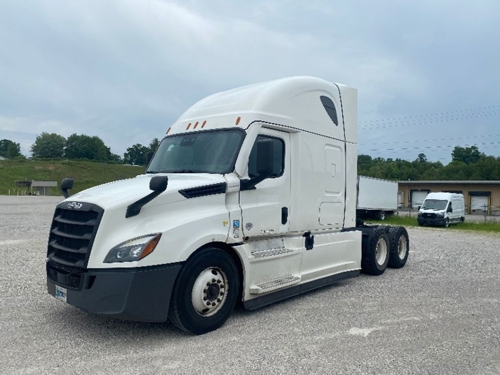 Sleeper Tractor-Heavy Duty Tractors-Freightliner-2022-T12664ST-Corbin-KY-429,558\n\t\tmiles-$ 77,500 - Image 6