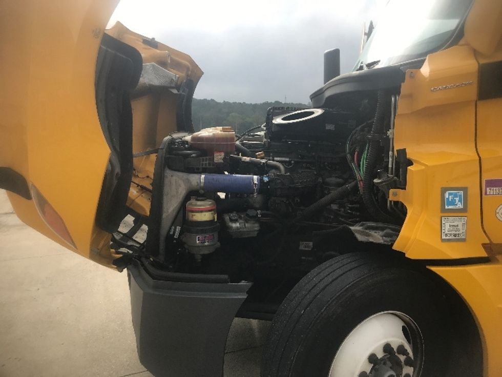 Sleeper Tractor-Heavy Duty Tractors-Freightliner-2022-T12664ST-Corbin-KY-431,754\n\t\tmiles-$ 71,000 - Image 21