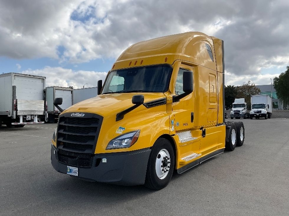 Sleeper Tractor-Heavy Duty Tractors-Freightliner-2022-T12664ST-Corona-CA-593,155\n\t\tmiles-$ 63,750 - Image 3