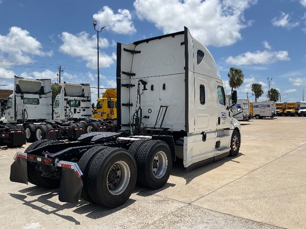 Sleeper Tractor-Heavy Duty Tractors-Freightliner-2022-T12664ST-Corpus Christi-TX-395,639\n\t\tmiles-$ 87,500 - Image 7