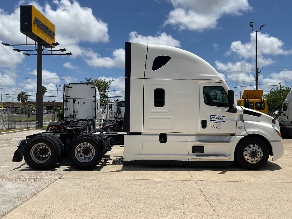 Sleeper Tractor-Heavy Duty Tractors-Freightliner-2022-T12664ST-Corpus Christi-TX-395,639\n\t\tmiles-$ 87,500 - Image 8
