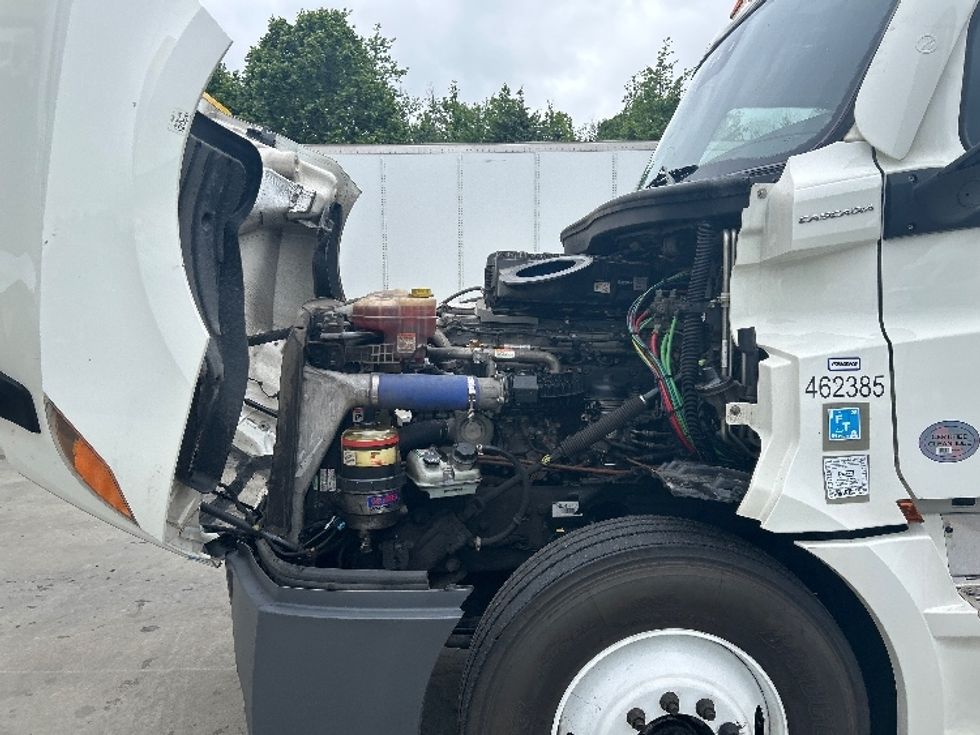 Sleeper Tractor-Heavy Duty Tractors-Freightliner-2022-T12664ST-Cranbury-NJ-541,089\n\t\tmiles-$ 68,500 - Image 21