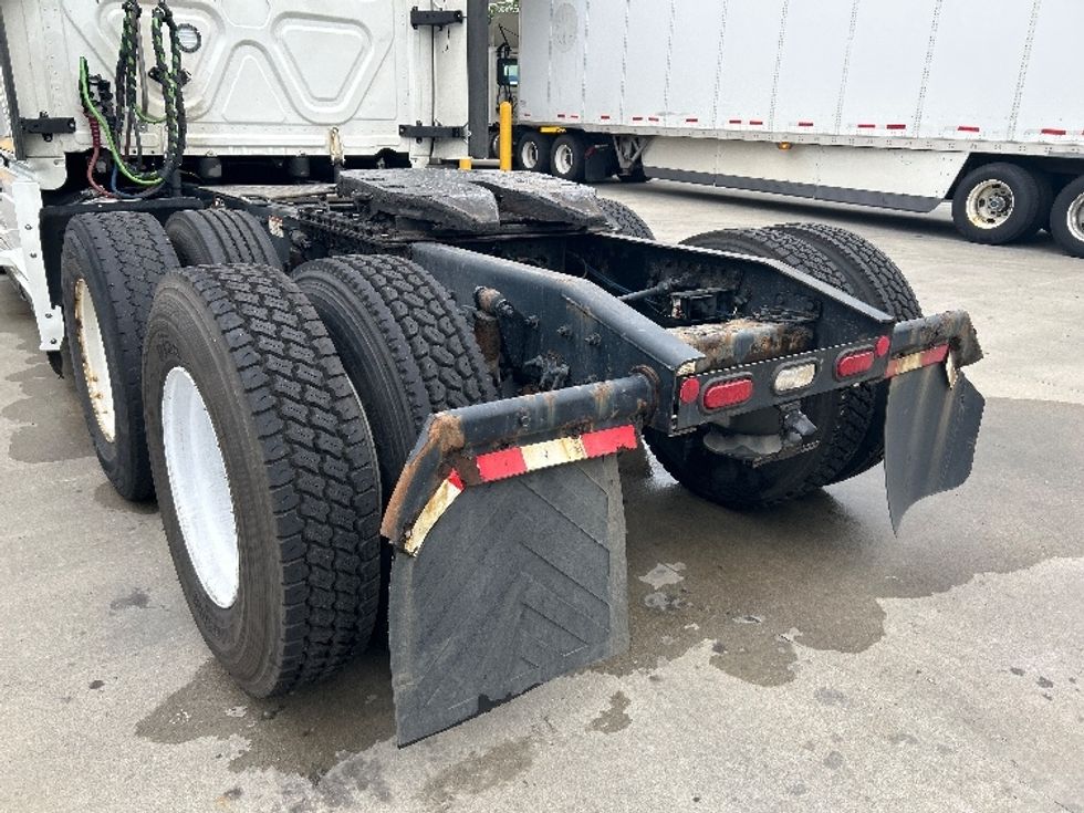 Sleeper Tractor-Heavy Duty Tractors-Freightliner-2022-T12664ST-Cranbury-NJ-541,089\n\t\tmiles-$ 68,500 - Image 23