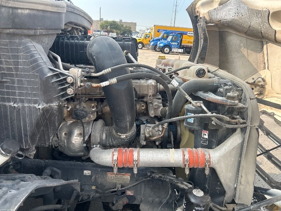 Sleeper Tractor-Heavy Duty Tractors-Freightliner-2022-T12664ST-Dallas-TX-371,682\n\t\tmiles-$ 92,750 - Image 20