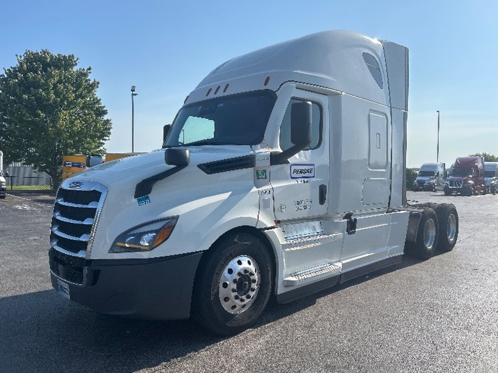 Sleeper Tractor-Heavy Duty Tractors-Freightliner-2022-T12664ST-Dallas-TX-475,731\n\t\tmiles-$ 78,500 - Image 3