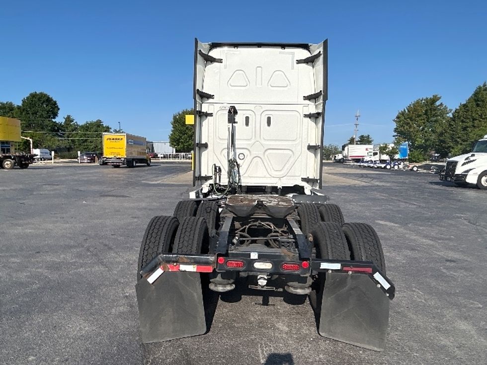 Sleeper Tractor-Heavy Duty Tractors-Freightliner-2022-T12664ST-Dallas-TX-475,731\n\t\tmiles-$ 78,500 - Image 6