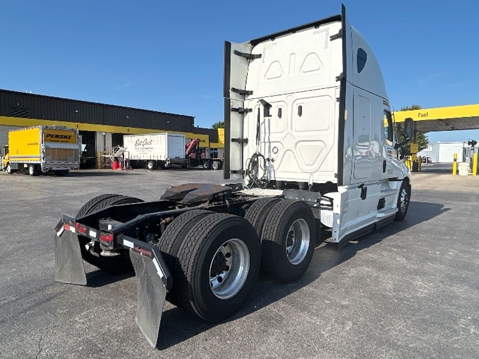 Sleeper Tractor-Heavy Duty Tractors-Freightliner-2022-T12664ST-Dallas-TX-475,731\n\t\tmiles-$ 78,500 - Image 7