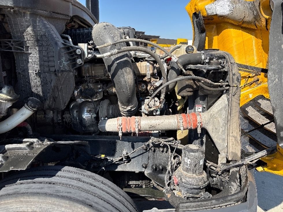 Sleeper Tractor-Heavy Duty Tractors-Freightliner-2022-T12664ST-Dallas-TX-479,668\n\t\tmiles-$ 69,000 - Image 20