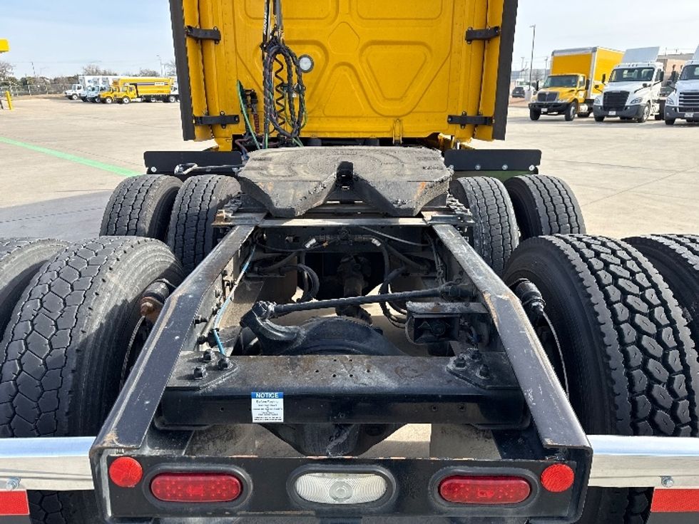 Sleeper Tractor-Heavy Duty Tractors-Freightliner-2022-T12664ST-Dallas-TX-485,050\n\t\tmiles-$ 68,500 - Image 6