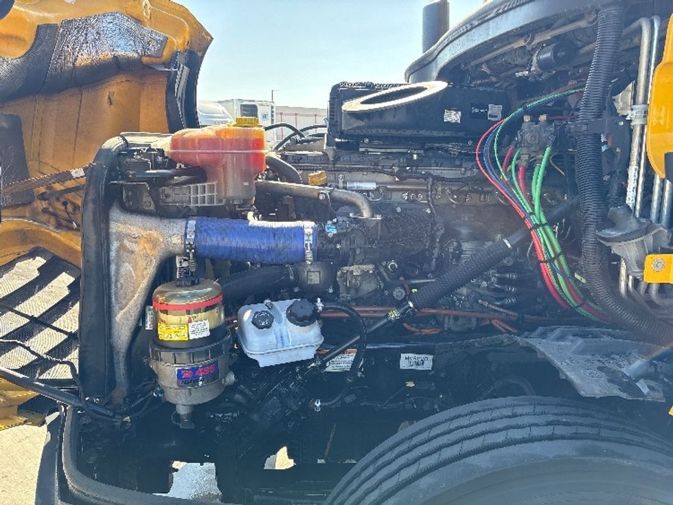 Sleeper Tractor-Heavy Duty Tractors-Freightliner-2022-T12664ST-Dallas-TX-508,110\n\t\tmiles-$ 66,000 - Image 20