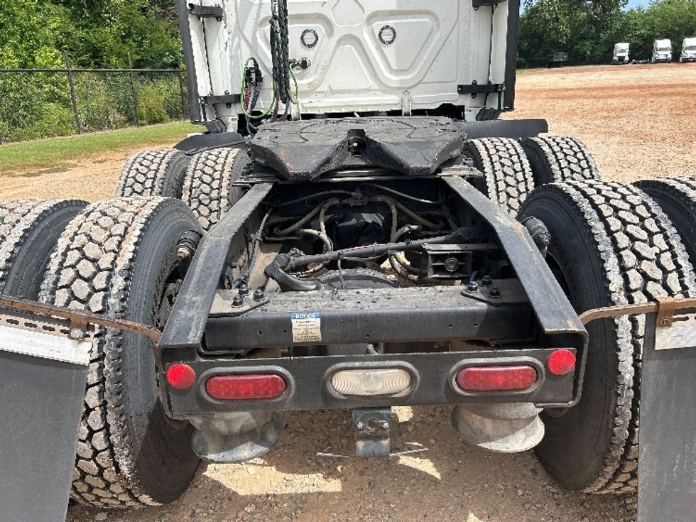 Sleeper Tractor-Heavy Duty Tractors-Freightliner-2022-T12664ST-Dallas-TX-524,572\n\t\tmiles-$ 79,750 - Image 6