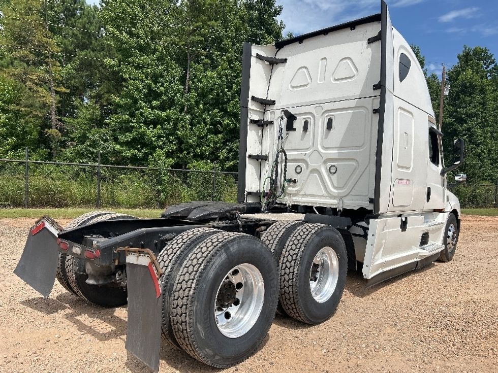 Sleeper Tractor-Heavy Duty Tractors-Freightliner-2022-T12664ST-Dallas-TX-524,572\n\t\tmiles-$ 79,750 - Image 7