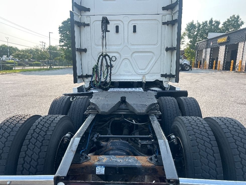 Sleeper Tractor-Heavy Duty Tractors-Freightliner-2022-T12664ST-Dallas-TX-549,906\n\t\tmiles-$ 72,250 - Image 6