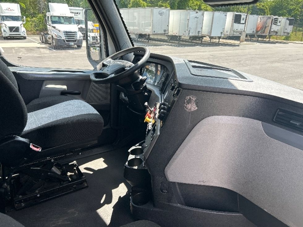 Sleeper Tractor-Heavy Duty Tractors-Freightliner-2022-T12664ST-Dallas-TX-561,613\n\t\tmiles-$ 73,750 - Image 15