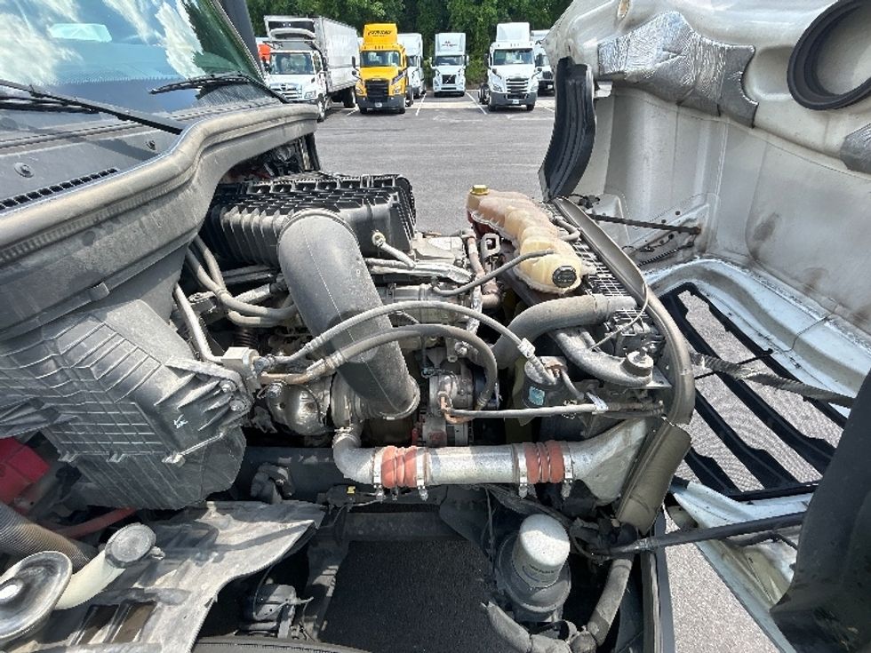 Sleeper Tractor-Heavy Duty Tractors-Freightliner-2022-T12664ST-Dallas-TX-561,613\n\t\tmiles-$ 73,750 - Image 20