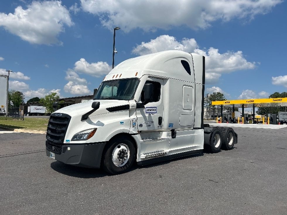 Sleeper Tractor-Heavy Duty Tractors-Freightliner-2022-T12664ST-Dallas-TX-561,613\n\t\tmiles-$ 73,750 - Image 3