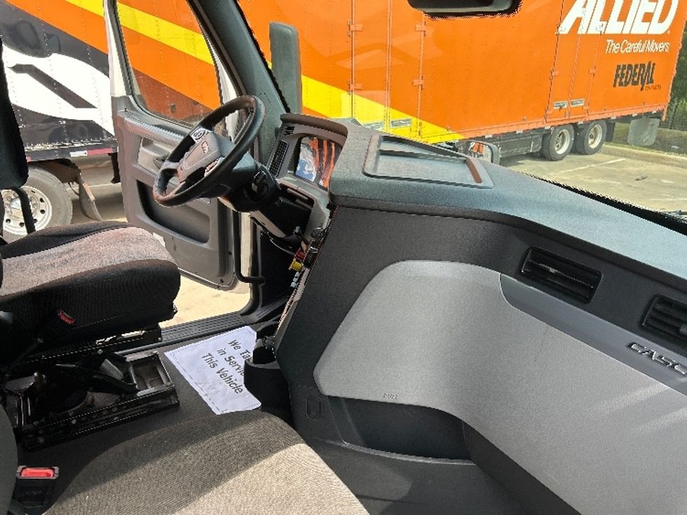 Sleeper Tractor-Heavy Duty Tractors-Freightliner-2022-T12664ST-Dallas-TX-656,481\n\t\tmiles-$ 58,250 - Image 14