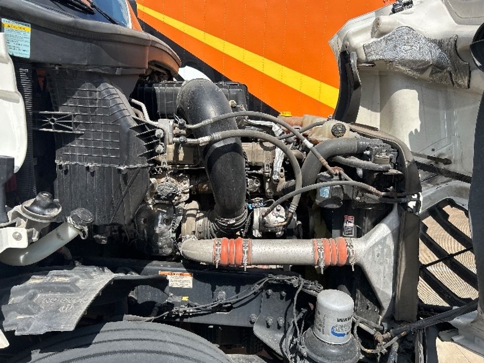 Sleeper Tractor-Heavy Duty Tractors-Freightliner-2022-T12664ST-Dallas-TX-656,481\n\t\tmiles-$ 58,250 - Image 19