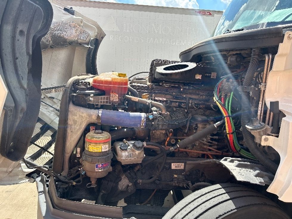 Sleeper Tractor-Heavy Duty Tractors-Freightliner-2022-T12664ST-Dallas-TX-656,481\n\t\tmiles-$ 58,250 - Image 20