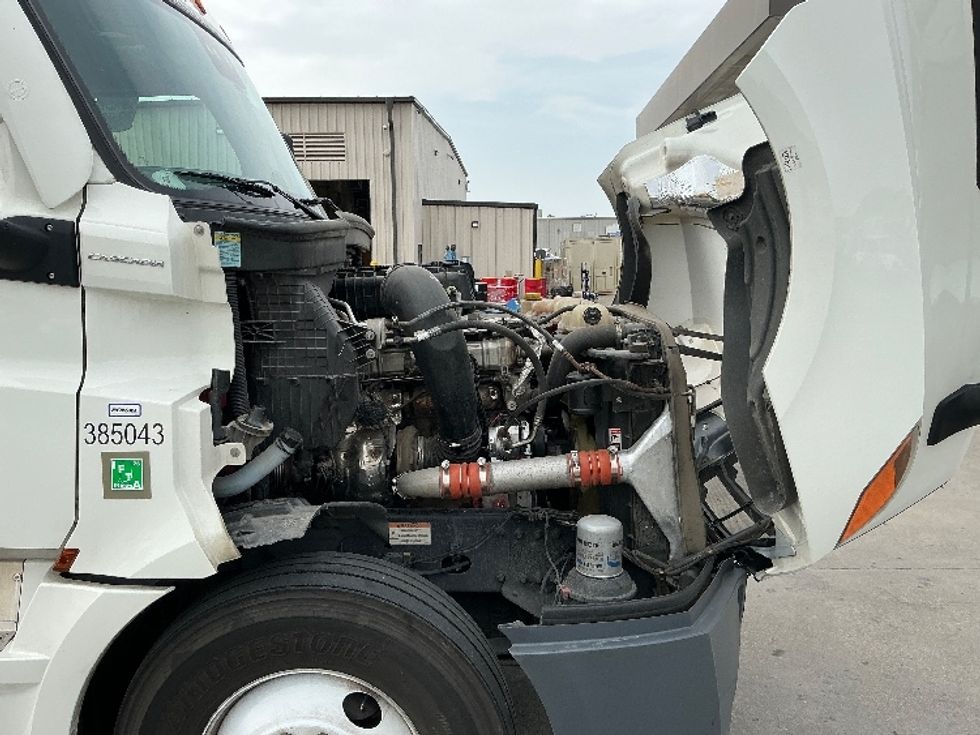 Sleeper Tractor-Heavy Duty Tractors-Freightliner-2022-T12664ST-Dallas-TX-722,926\n\t\tmiles-$ 54,500 - Image 20