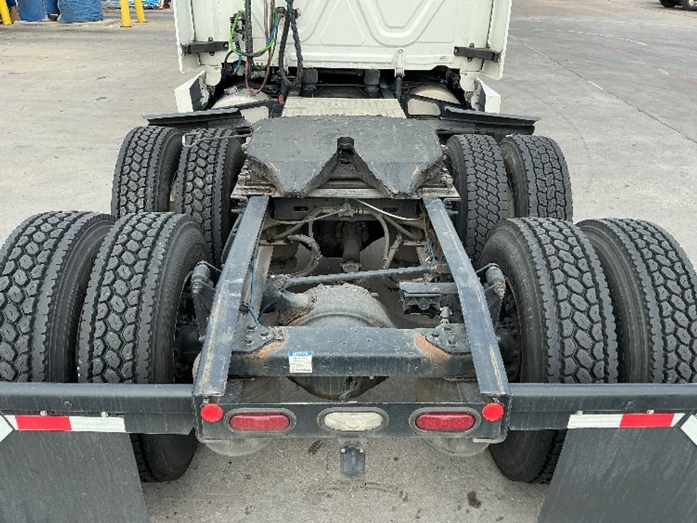 Sleeper Tractor-Heavy Duty Tractors-Freightliner-2022-T12664ST-Dallas-TX-722,926\n\t\tmiles-$ 54,500 - Image 6