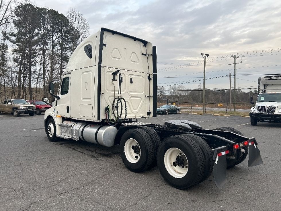 Sleeper Tractor-Heavy Duty Tractors-Freightliner-2022-T12664ST-Dalton-GA-329,068\n\t\tmiles-$ 84,500 - Image 5