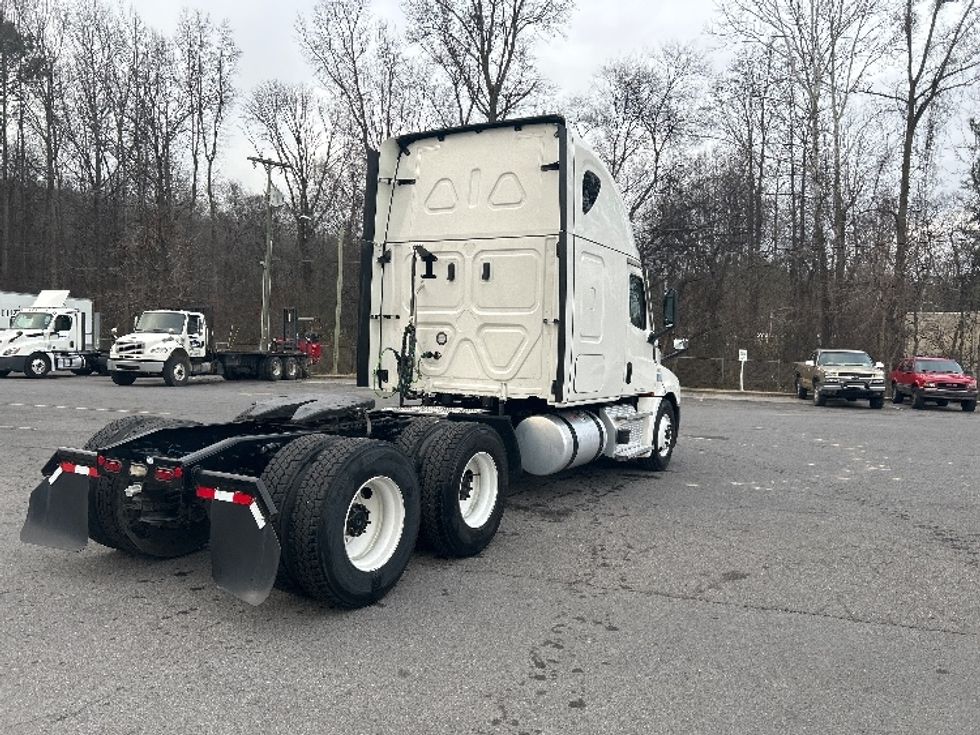 Sleeper Tractor-Heavy Duty Tractors-Freightliner-2022-T12664ST-Dalton-GA-329,068\n\t\tmiles-$ 84,500 - Image 7