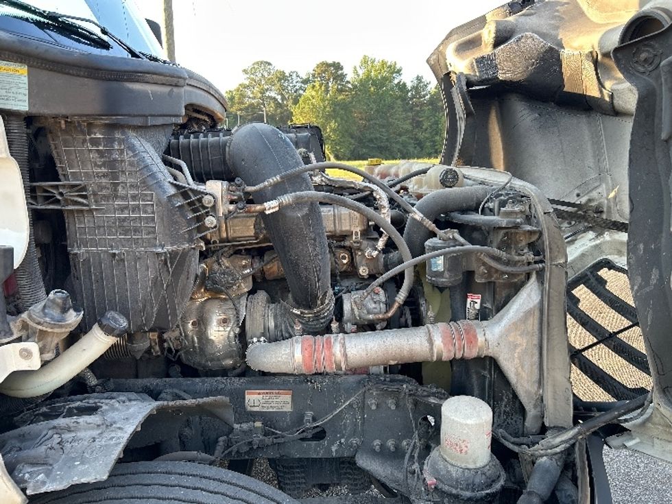 Sleeper Tractor-Heavy Duty Tractors-Freightliner-2022-T12664ST-Dalton-GA-638,306\n\t\tmiles-$ 58,500 - Image 20