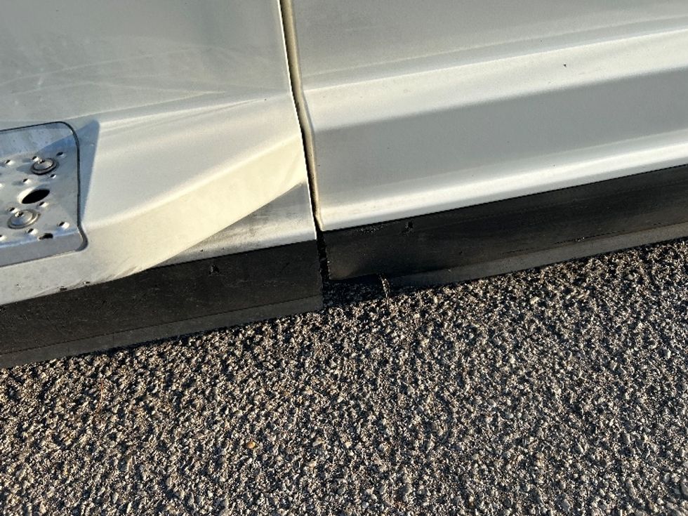 Sleeper Tractor-Heavy Duty Tractors-Freightliner-2022-T12664ST-Dalton-GA-638,306\n\t\tmiles-$ 58,500 - Image 24