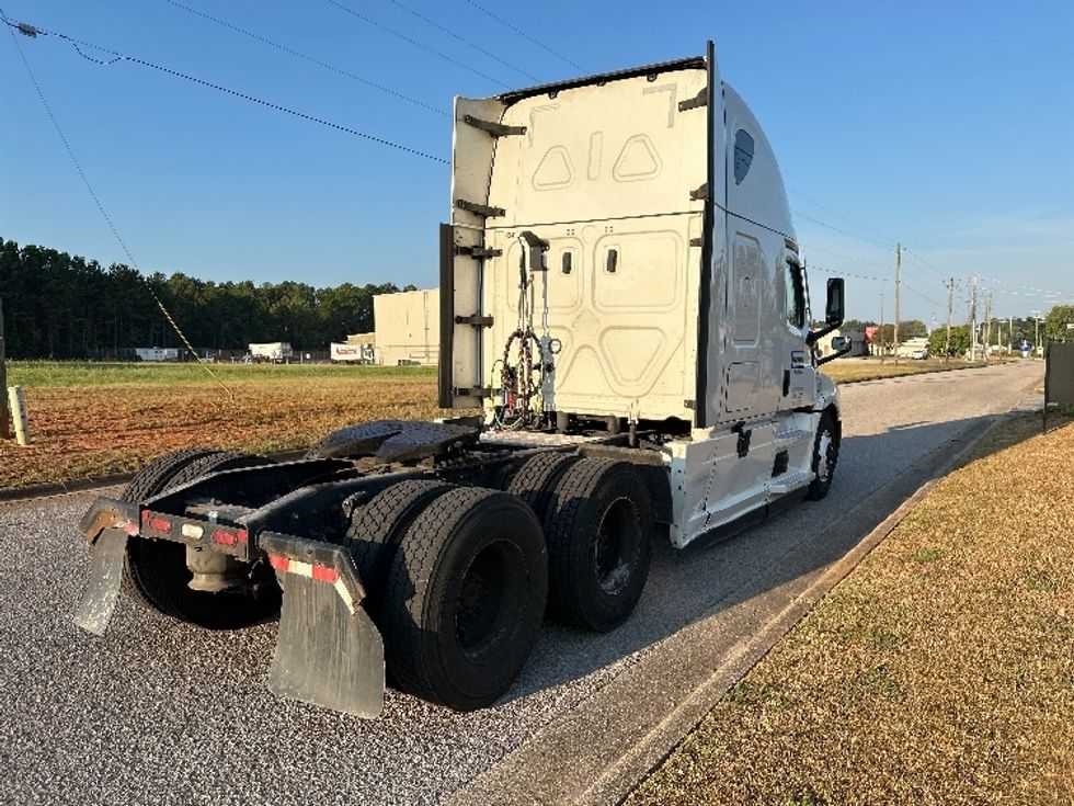 Sleeper Tractor-Heavy Duty Tractors-Freightliner-2022-T12664ST-Dalton-GA-638,306\n\t\tmiles-$ 58,500 - Image 7
