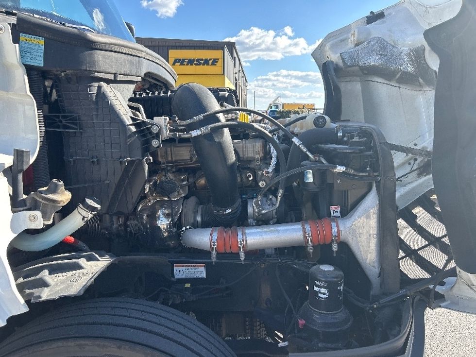 Sleeper Tractor-Heavy Duty Tractors-Freightliner-2022-T12664ST-Davenport-IA-434,470\n\t\tmiles-$ 77,750 - Image 20